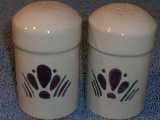 Colorworks table top shakers glazed white with brushstrokes